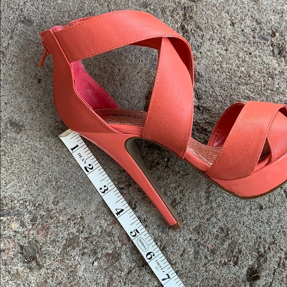 πHost Pickπ Shoes NWOT - Picture 5 of 8